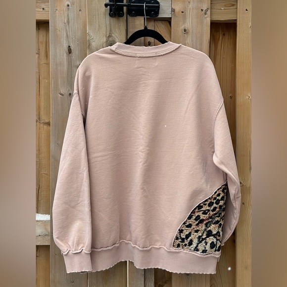 STYLE NADA Handmade Upcycled 1-of-1 Leopard Tapestry Patch Sweatshirt - Sz XL - Picture 3 of 5
